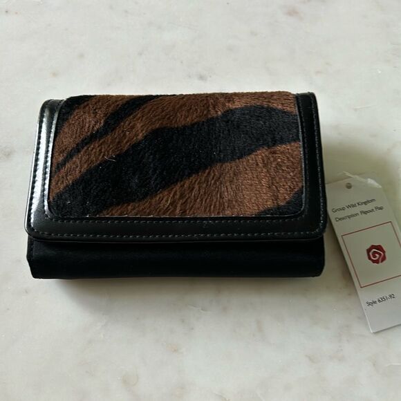 New Rosetti microfiber and faux cowhide wallet - Picture 1 of 5